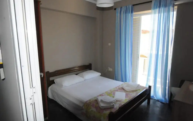 Kinetta Apartments