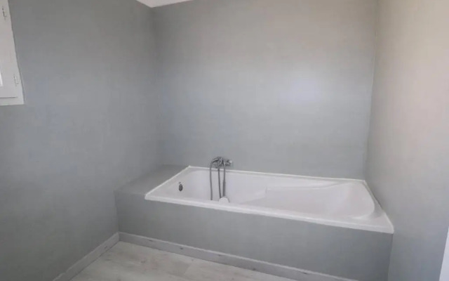 MAISON LE GRAU-DU-ROI, 5 PIèCES, 8 PERSONNES - FR-1-307-157