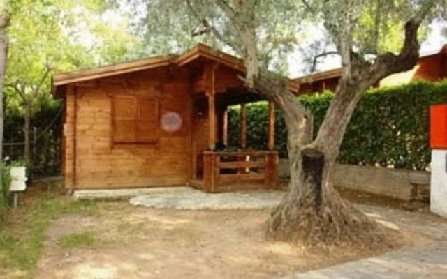 Отель Camping Las Lomas вид на фасад