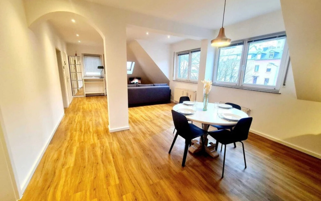 New Large 2 bedrooms with Parking