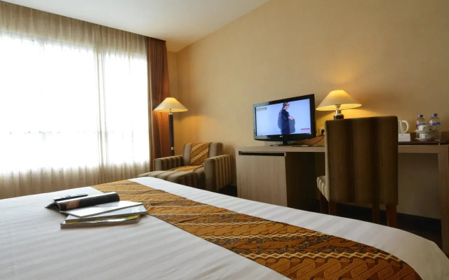 Istana Hotel