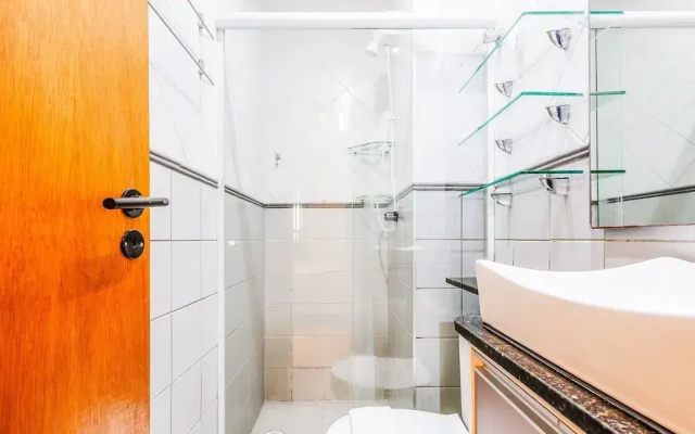 Apt w/ Balcony Sudoeste - Por0017