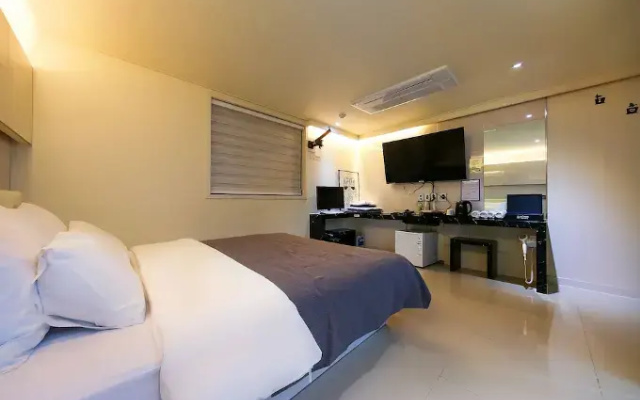 Pohang Black Hotel