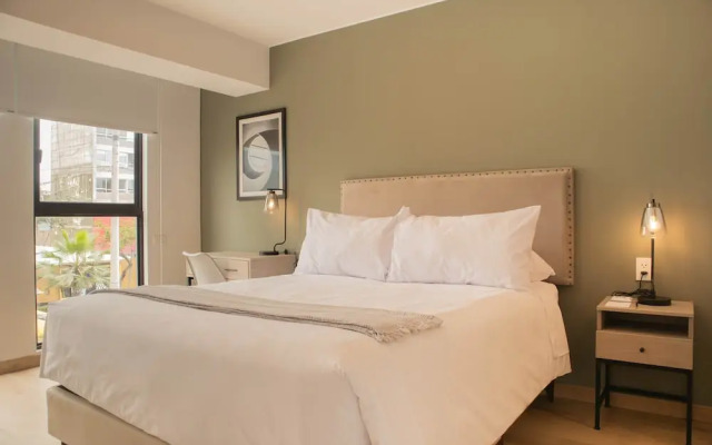 w Engaging 1BR w/ Perfect Balcony in Miraflores