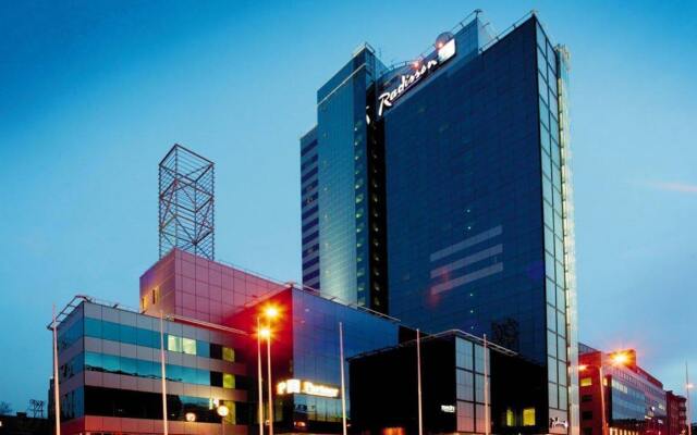 Отель Radisson Blu Sky вид на фасад