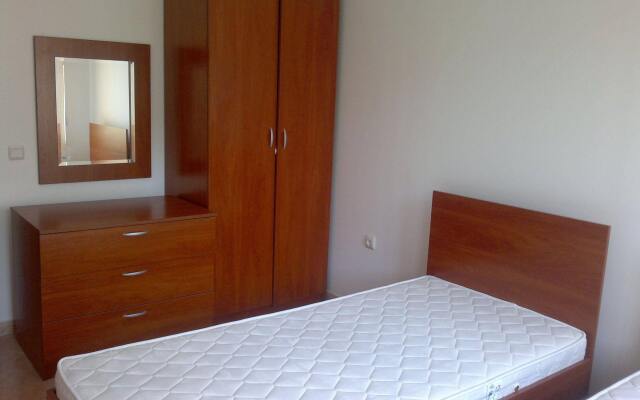 Отель Delfin Apartments Болгария, Свети Влас - отзывы, цены и фото номеров - забронировать отель Delfin Apartments онлайн комната для гостей