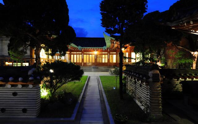 Отель Kundaemunjip Hanok Guesthouse вид на фасад