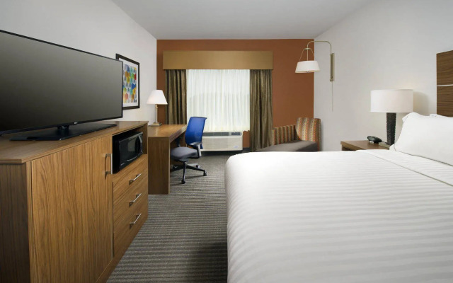 Holiday Inn Express & Suites Bay City by IHG