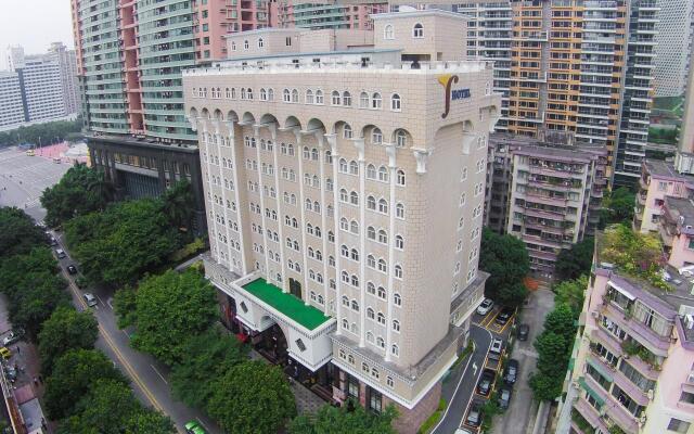 Grand Palace Hotel(Grand Hotel Management Group) вид на фасад