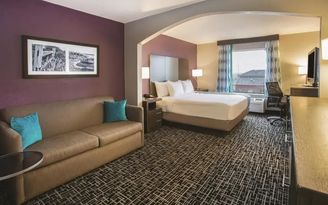 La Quinta Inn & Suites Pontoon Beach