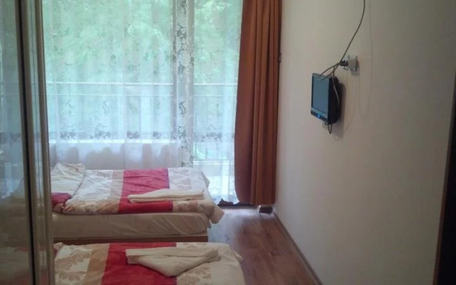 Central Park Guest Rooms