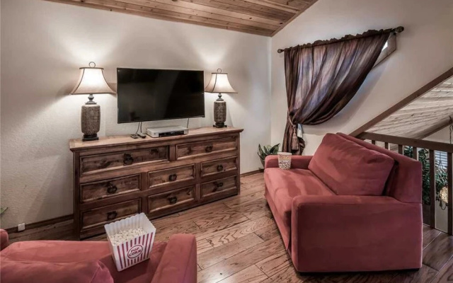 Sierras Grace - Three Bedroom Cabin with Hot Tub