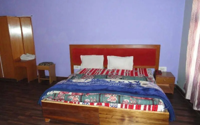 Hotel Shanti Palace