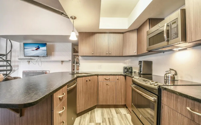Wild Irishman 1064a by Summitcove Vacation Lodging
