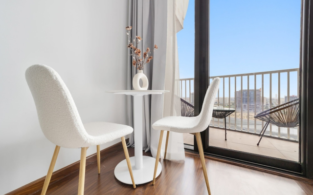 Silkhaus Cozy Studio Balcony Binghatti Pearl