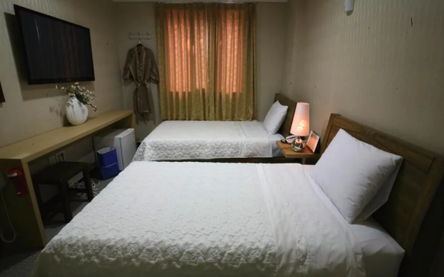 Geoje Win Hotel
