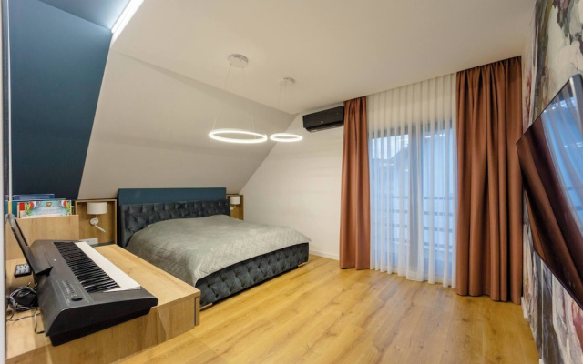 Luxurious Villa With Pool Near Energylandiai