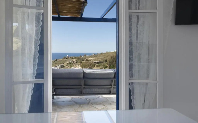 Konstantinos and Eleni's Apartment