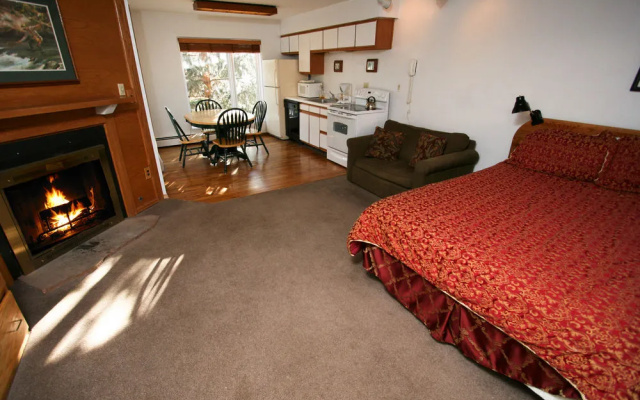 Breakaway West Condominiums