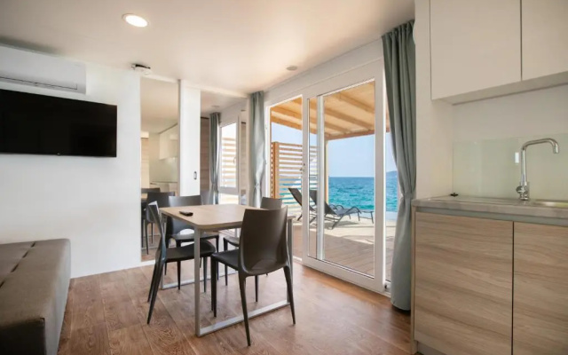Deluxe Beach mobile homes