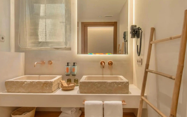 Suites by Miramar - Adults only