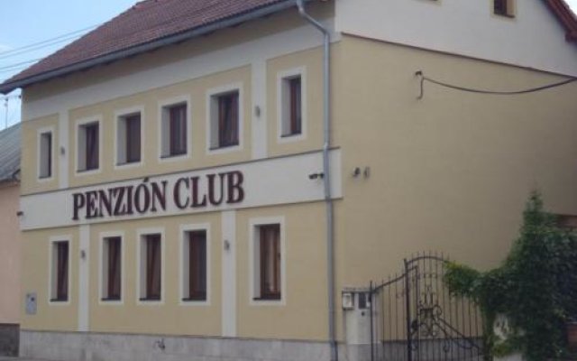 Отель Penzión Club Словакия, Зволен - отзывы, цены и фото номеров - забронировать отель Penzión Club онлайн вид на фасад