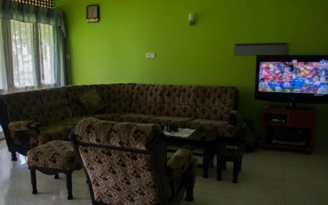 Royal Tourist Lodge