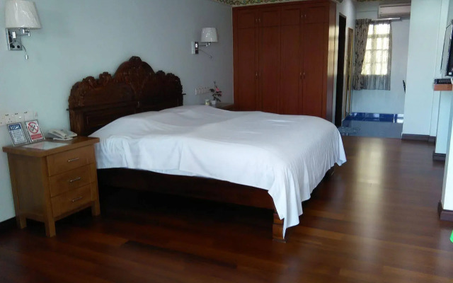 Ben & Roz Inn