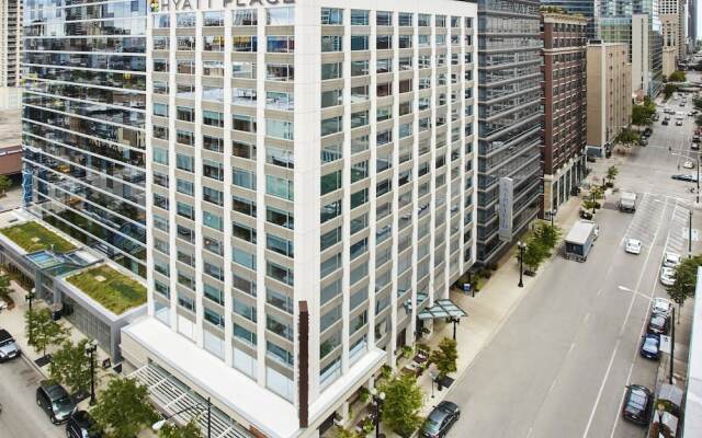 Отель Hyatt Place Chicago/River North вид на фасад