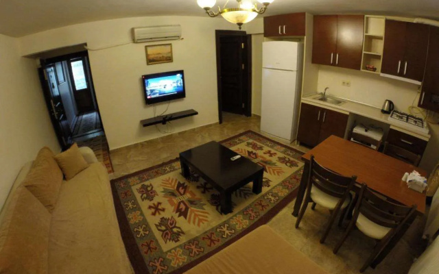 Blue Eye Suites