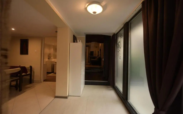 H & V Residence - Split Level Apartment