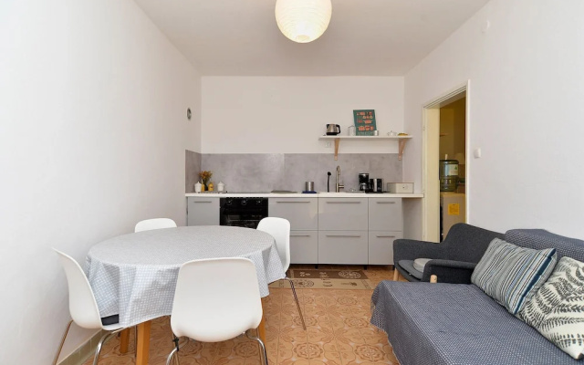 Apartment 1928
