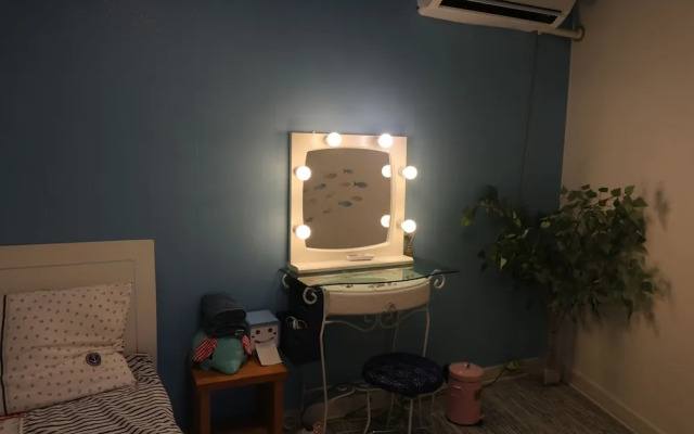 White Whale Guesthouse - Hostel