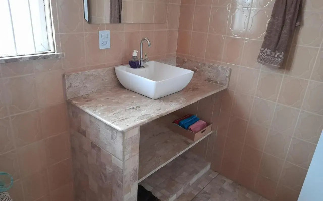 casa funcional, aconchegante e a 2 quadras da praia