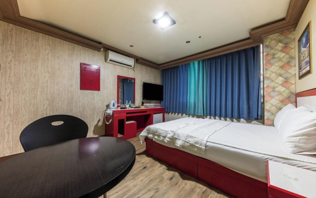 Seven Motel