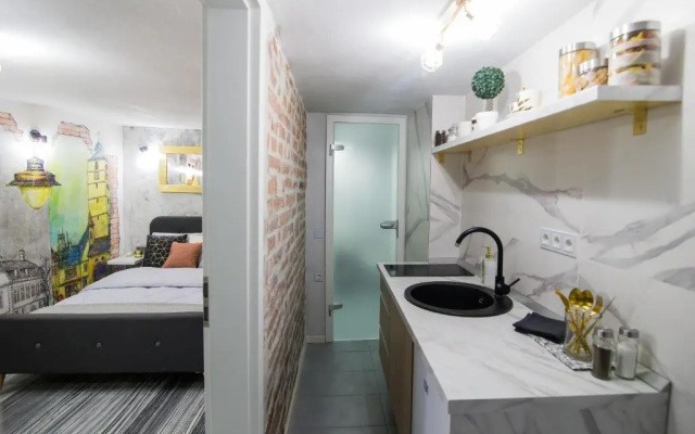 Old Town Studio Apartment