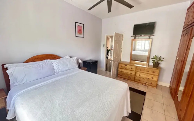 5 Bed Villa Sleeps 14 - Private Pool