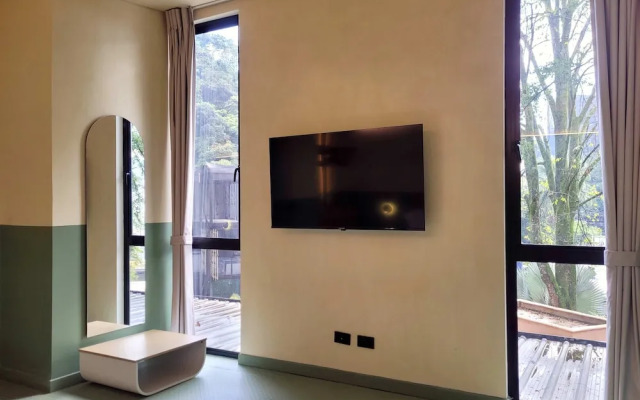 w Captivating 2BR w Terrace in Poblado