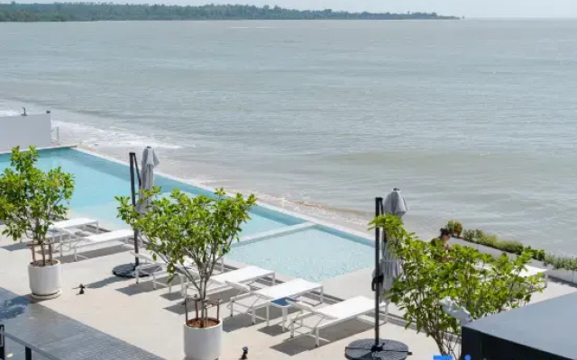 The Village Chumphon Hotel