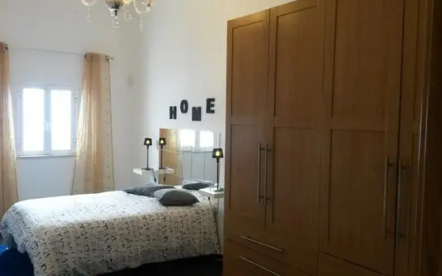 Family Villa 5 Minutes from the Beach