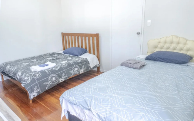 ARent - Serviced House - 14 Dignan St
