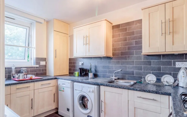 Spacious 1 Bed near Shepherds Bush