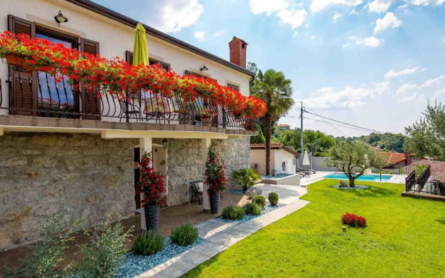 Srok Apartments