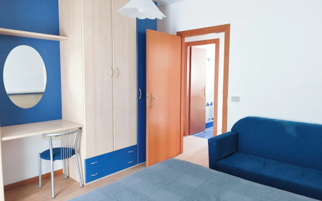 Spacious Apartment With Pool Access