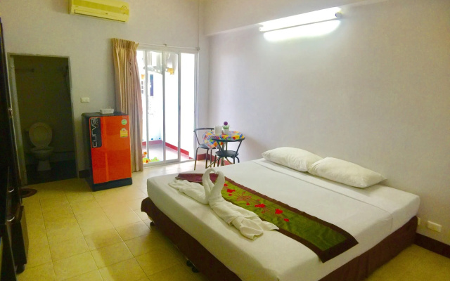 Ekkamon Apartment