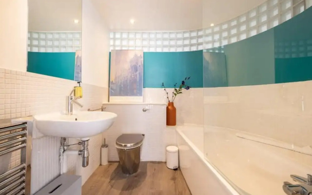 Soho Warehouse Loft With Concierge Lift