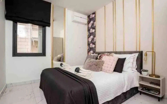 Wonderful Central Jerusalem 1 BDR/4 beds apt