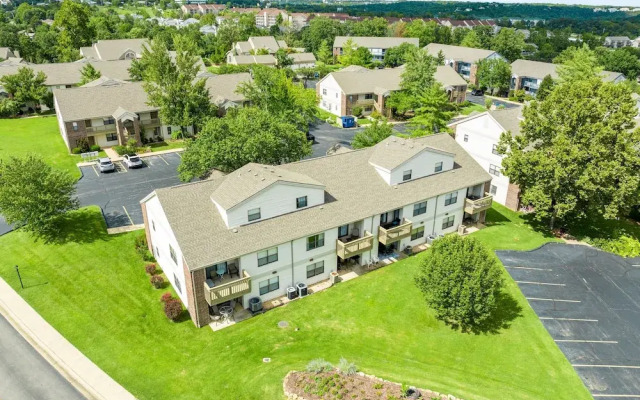 Dream Weaver 2 Bedroom Condo by RedAwning