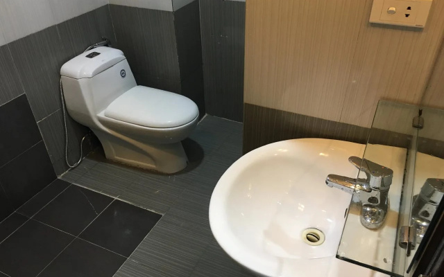 The Queen Hotel & Spa 2