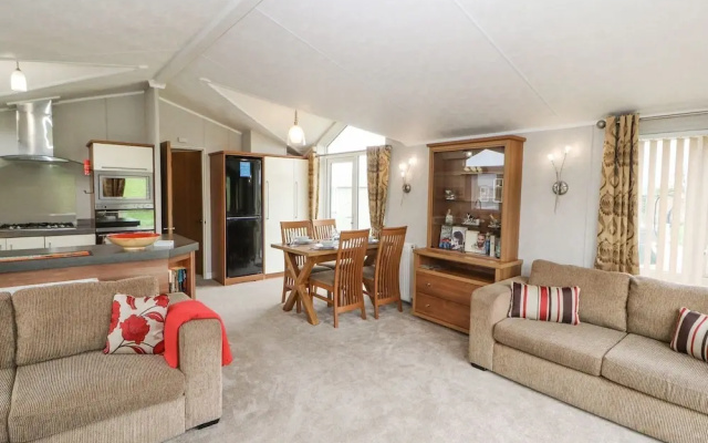 No 8 Hillcote Lodge